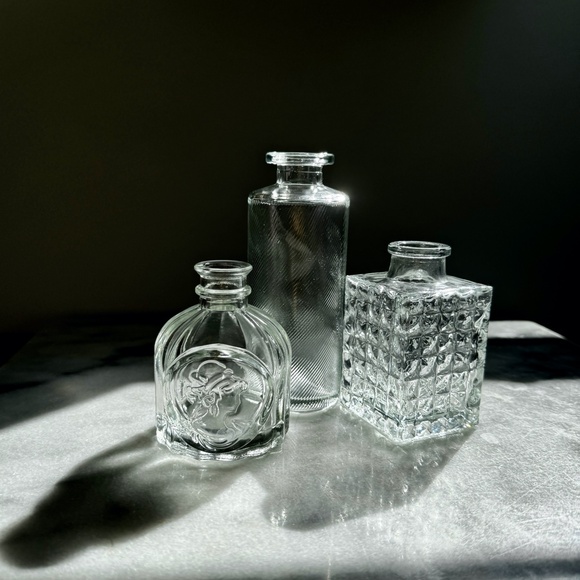 Gorgeous Set 3 Vintage Style Boho Clear Glass Bud Vases Cameo Decor Cut Embossed - Picture 7 of 11